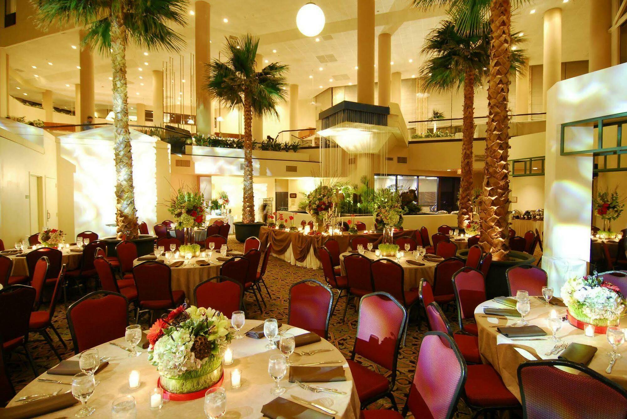 Doubletree By Hilton Dallas Near The Galleria Extérieur photo